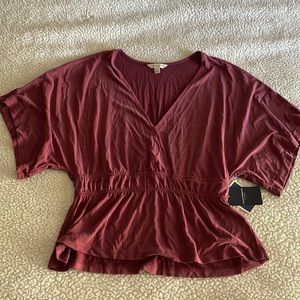 Lucky Brand maroon top flowy cropped top